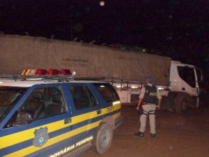 Caminhão e carga ficarão retidos no posto da Polícia Rodoviária Federal em Dom Eliseu